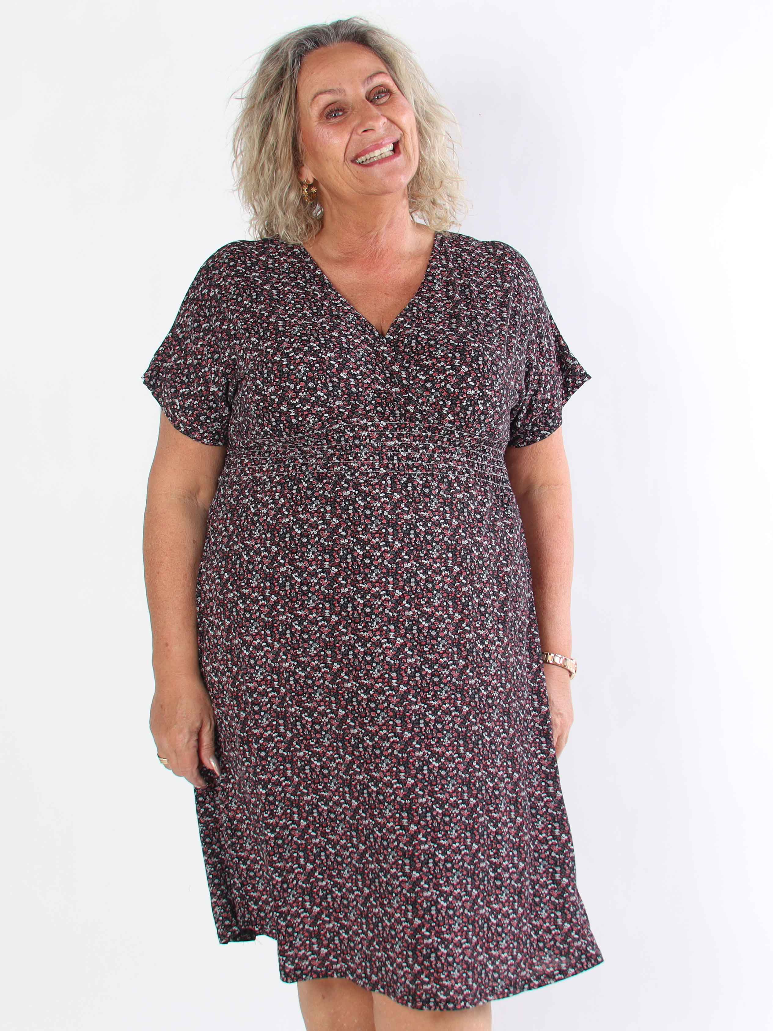 Maryam - Sød plus size kjole i blød viskose med blomsterprint